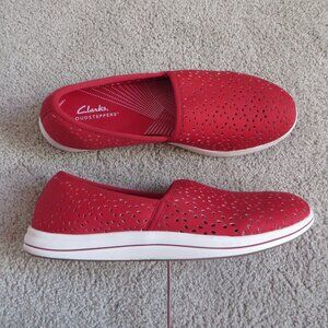 Clark Womens Breeze Emily Flat Shoes Size 8 Red Perforated Stretch Slip-On